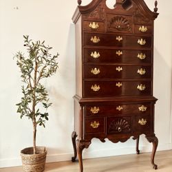Vintage dresser  Materials: Mahogany, Brass Thomasville Chippendale Style Mahogany Bonnet- Top Highboy 37" W x 20" D x 84" H  The listing is for this 
