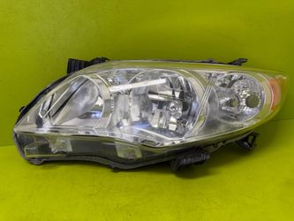2011 2012 2013 TOYOTA COROLLA LEFT DRIVER SIDE HEADLIGHT OEM
