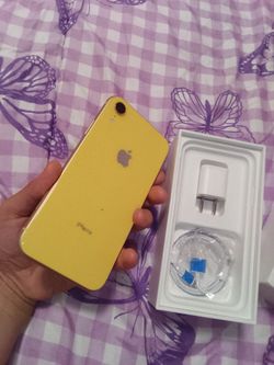 iPhone XR (yellow)
