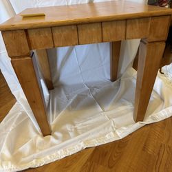$15 - Oak End Table