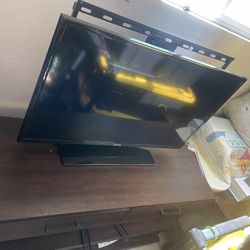 TV WITH TABLE INCLUDED