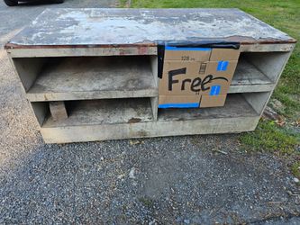 FREE Bench/Storage