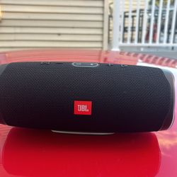 JBL Charge 4