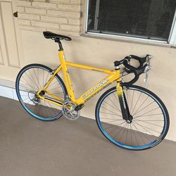 Cannondale Road Bike Like New