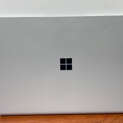 Microsoft Surface Book 2 
Intel Core i7
16GB RAM 
512GB SSD 
TOUCHSCREEN!!
CLEAN CONDITION 👌🏽👌🏽