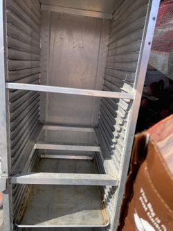 #trolley #enclosed  #baking Sheet #food Pan #Rack #bakery #rack #pan Dulce #breads #restaurant #donuts #baked #