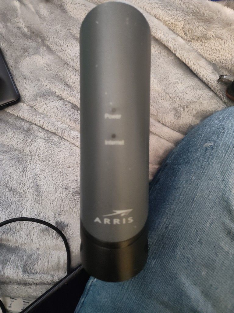 ARRIS Touchstone CM9200 DOCSIS 3.1 Cable Modem w. Power Adapter