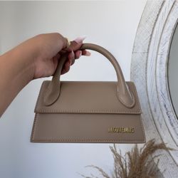 Le Chiquito Long Beige Bag