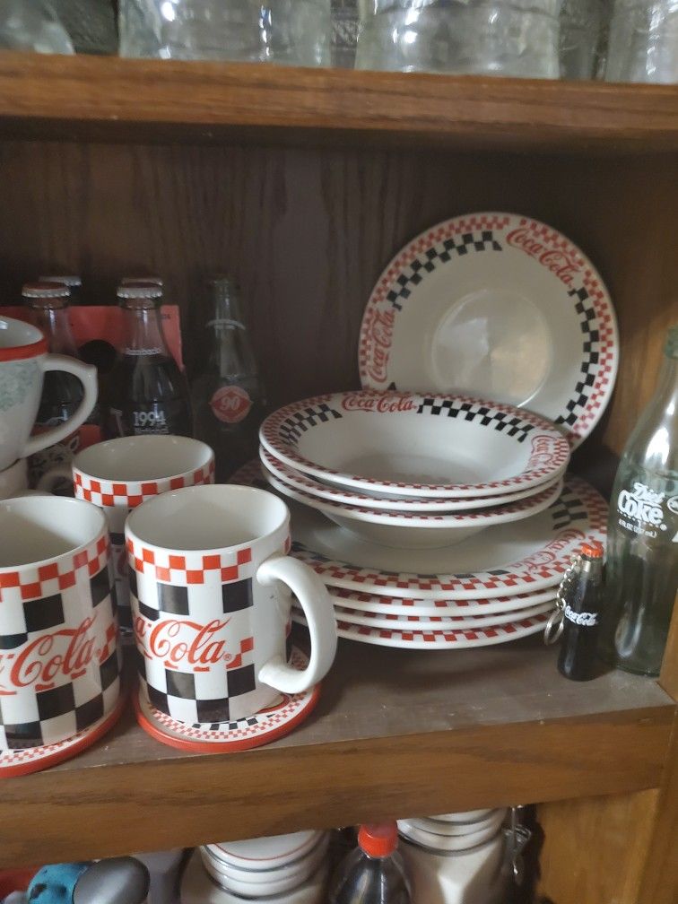 4 Piece Coke Dinnerware