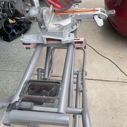 Mitter Saw With Mobile Dolley