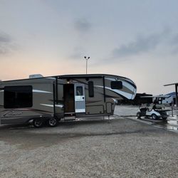 2014 Keystone Cougar 28SGS 5th Wheel 