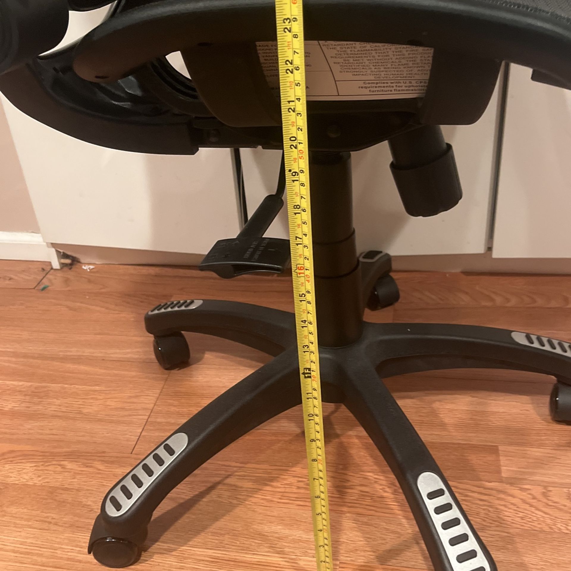 Gabrylly Ergonomic Mesh Chair for Sale in Seattle, WA OfferUp