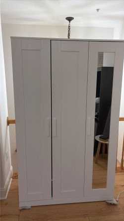 Armoire closet