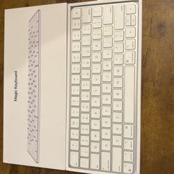 Apple Magic Wireless Keyboard 