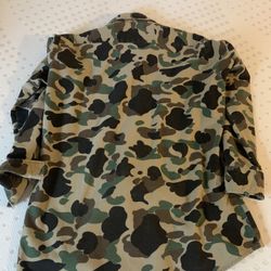 Camp print Long  Sleeve  Button  Down Men’s L
