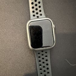 Apple Watch Series 3 SE