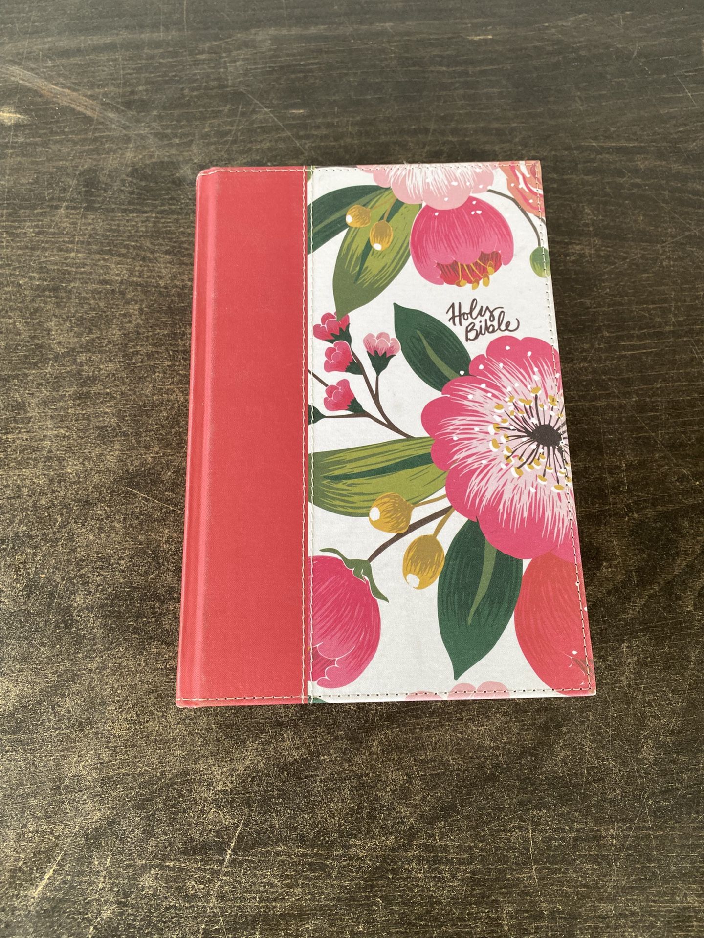 Bible NKJV The Woman's Study Full Color Edition Cloth 2017