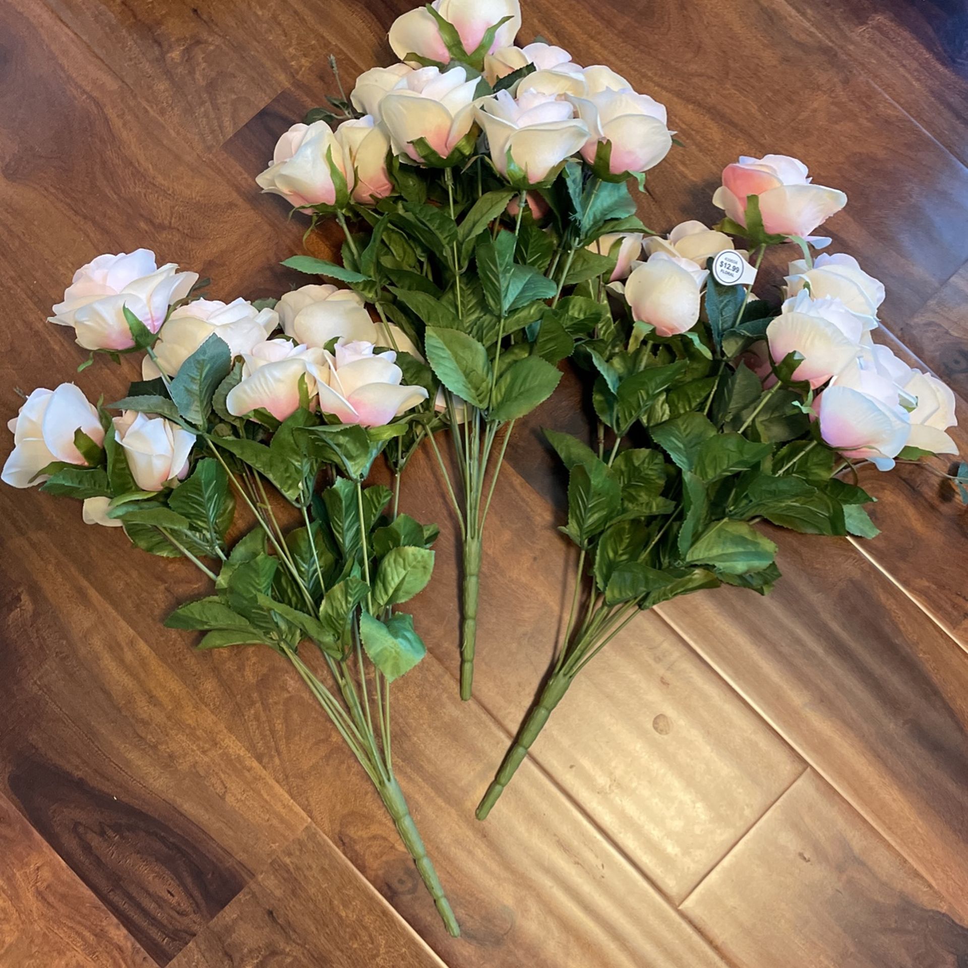 Artificial Bunches Of Roses