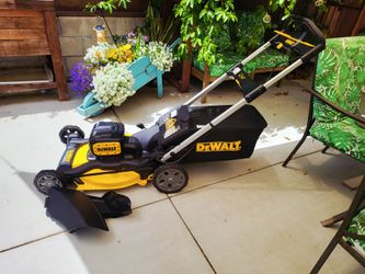 Dewalt 2x20V MAX 21 in. Cordless Battery Powered Push Lawn Mower.((Tool-Only  no battery or charger included)
