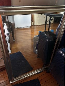 Rectangular wall medium length Accent mirror
