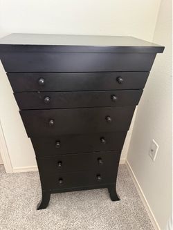 Jewelry armoire dresser