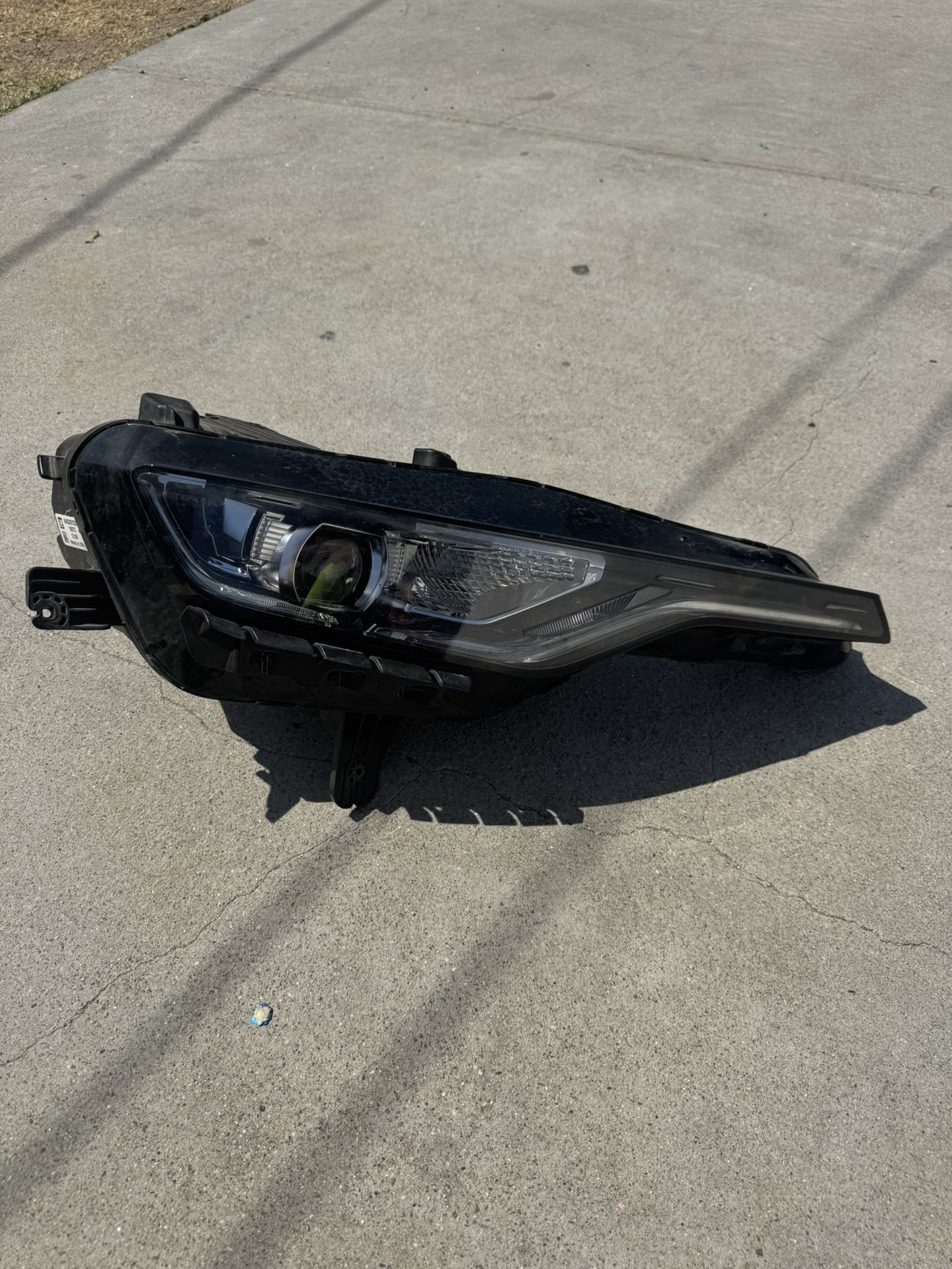 2019 2020 2023 2024 Chevy Camaro Right Headlight