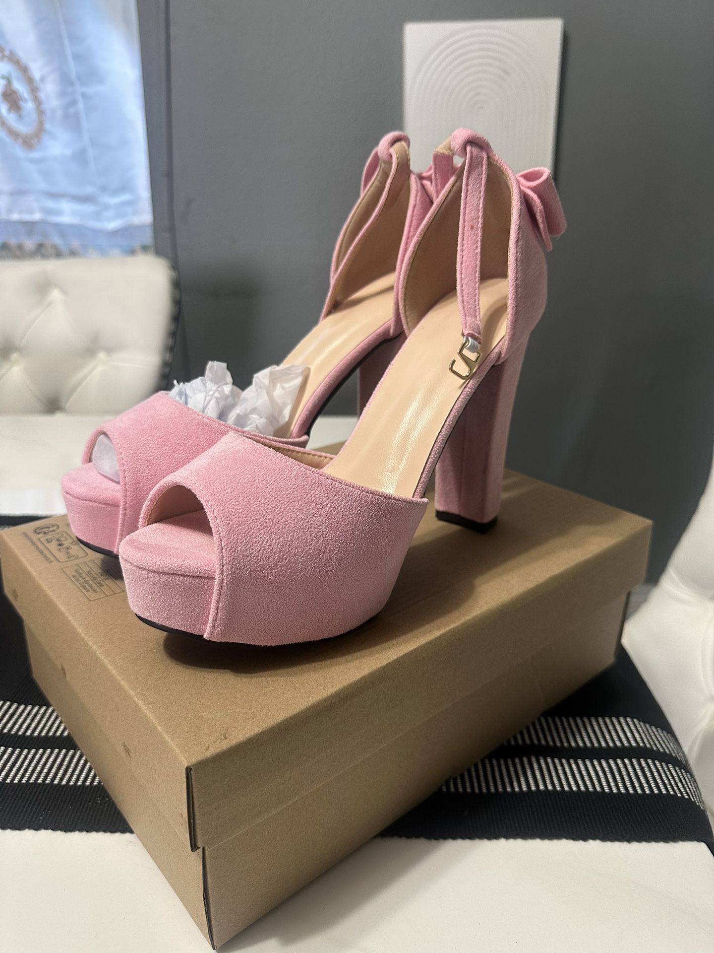 Pink Heels 9.5