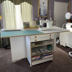 HORN OF AMERICA QUILTERS DREAM CUTTING TABLE 4172 B WITH COMPLETE COVERAGE MAT (over $100 Value) INCLUDED