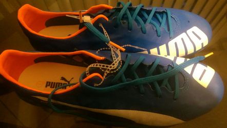 Soccer cleats