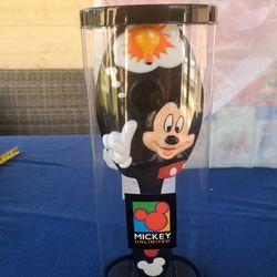 Mickey Mouse Sculputed cushion brush