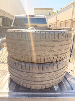 255/45/20 nokian 50-60% tread (2)