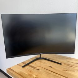 Like New Acer 31.5” Curved Monitor 