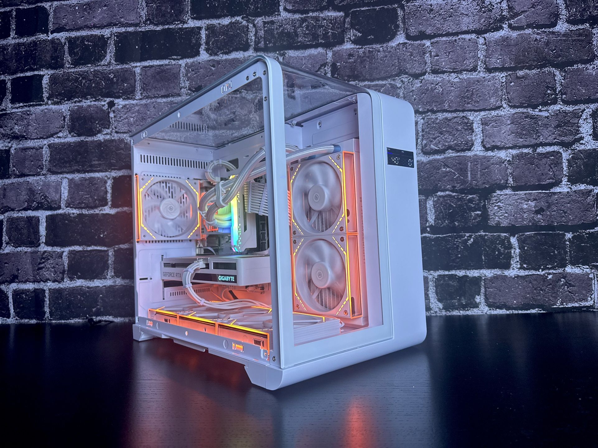 White Gaming PC – Ryzen 5 3600 / RTX 3060 12GB / 32GB RAM / 1TB SSD / Liquid Cooling