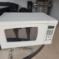 Rival Microwave 