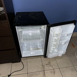 Mini Fridge 