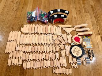 Mixed lot of Thomas Train and Brio Trains, Track, Round House