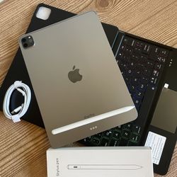 iPad Pro 11” (M2 chip / 2022 model) 4th Generation 128GB with keyboard case and stylus pen