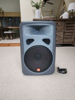 JBL EON 15P-1 Powered Speaker 15 inch powered speaker with 1.75 compression