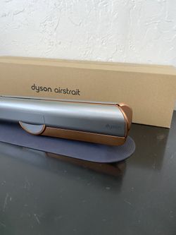 Dyson Airstrait