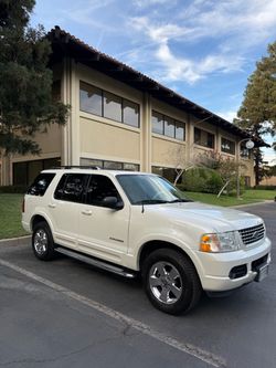 2004 Ford Explorer