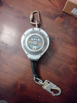 GUARDIAN FALL PROTECTION 10915 Halo Cable SRL Self-Retracting Lifeline With Snap Hook, Swivel Top and Carabiner, 130 to 310 lb Load Capacity, 30 ft L,