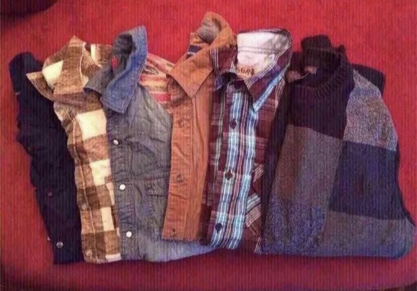 Lot of five men’s size small button down shirts and one sweater