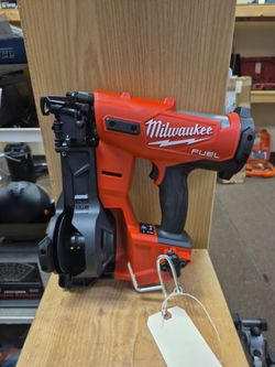 NEW Milwaukee M18 Fuel Brushless Coil Roofing Nailer 2909-20 Tool Only