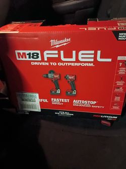 Milwaukee M18 FUEL Hammer Drill & Impact Driver Kit