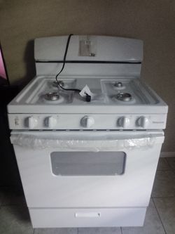 White Hotpoint Stove