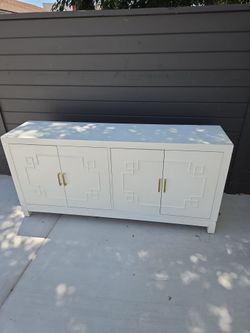 TV Stand / Media Console