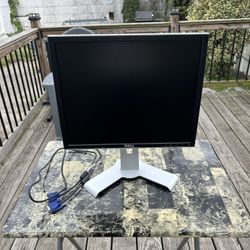 Dell 19" Monitor with VGA Cable