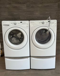Whirlpool washer and electric dryer laundry set