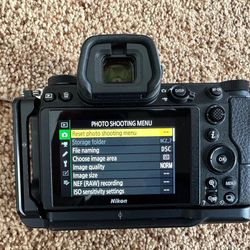 Nikon Z7 45MP FX Mirrorless Camera Kit with Nikon 24-70mm F/4 KIT. EXC++ USA

