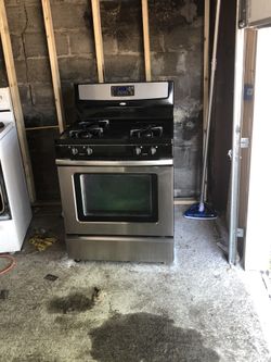 Gas stove like new delivery and installation included